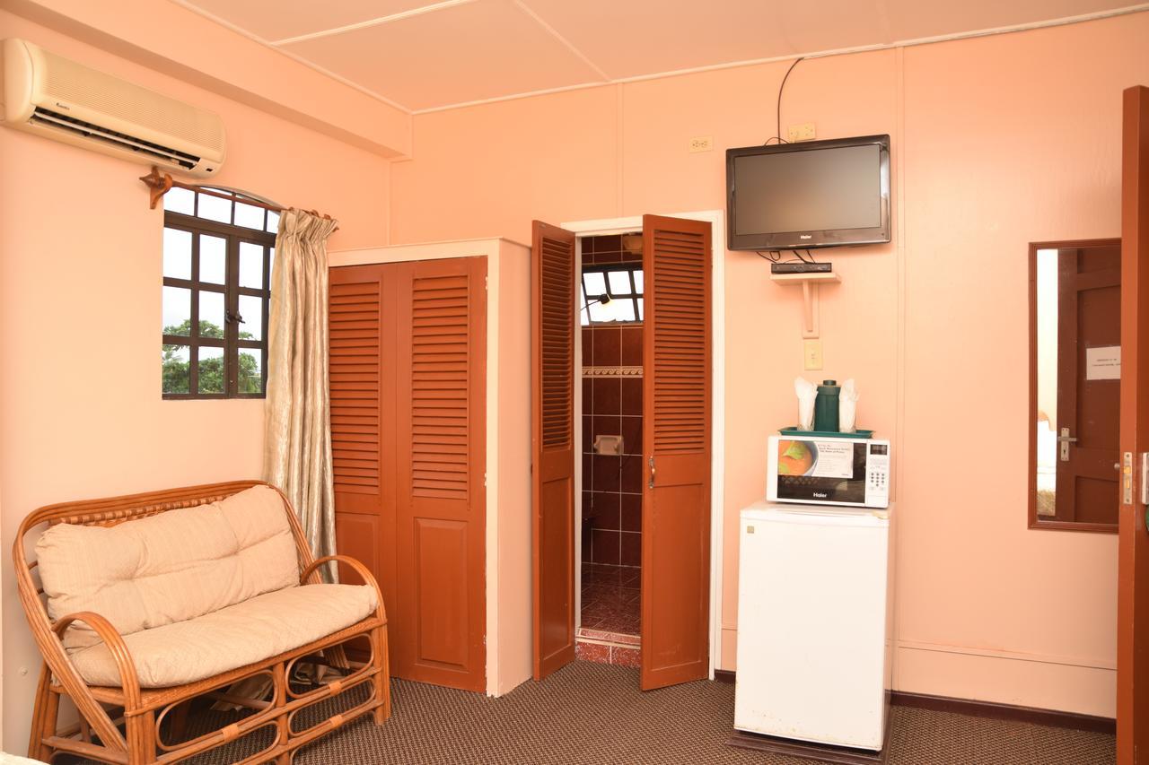 Windjammer International Cuisine & Comfort Inn Georgetown Ngoại thất bức ảnh
