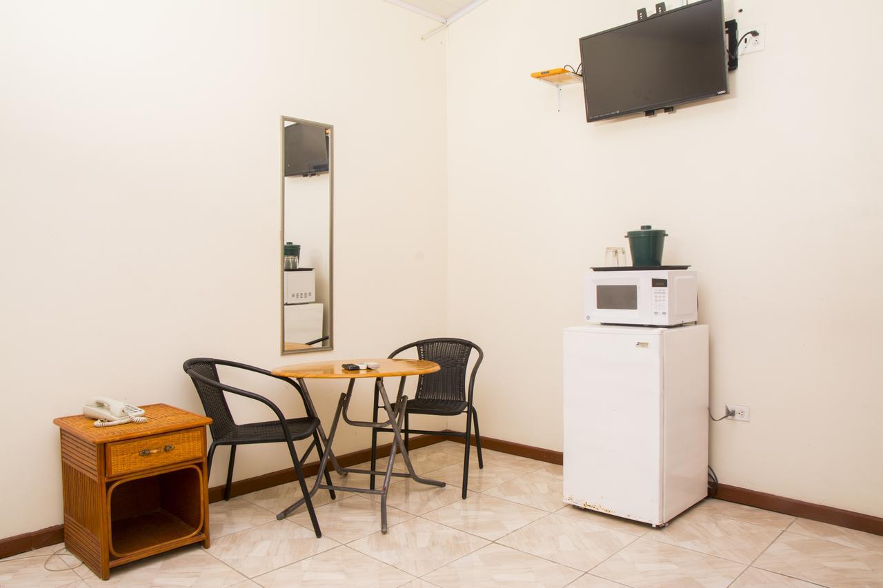 Windjammer International Cuisine & Comfort Inn Georgetown Ngoại thất bức ảnh