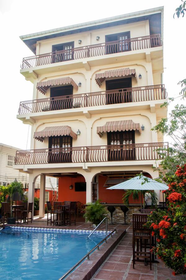 Windjammer International Cuisine & Comfort Inn Georgetown Ngoại thất bức ảnh