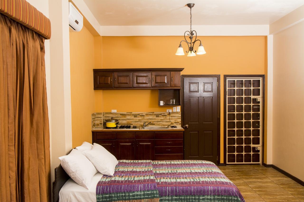 Windjammer International Cuisine & Comfort Inn Georgetown Ngoại thất bức ảnh