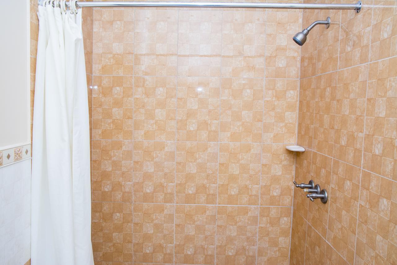 Windjammer International Cuisine & Comfort Inn Georgetown Ngoại thất bức ảnh